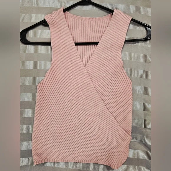 3/20$ - Chic Ribbed Pink Top - Picture 1 of 2